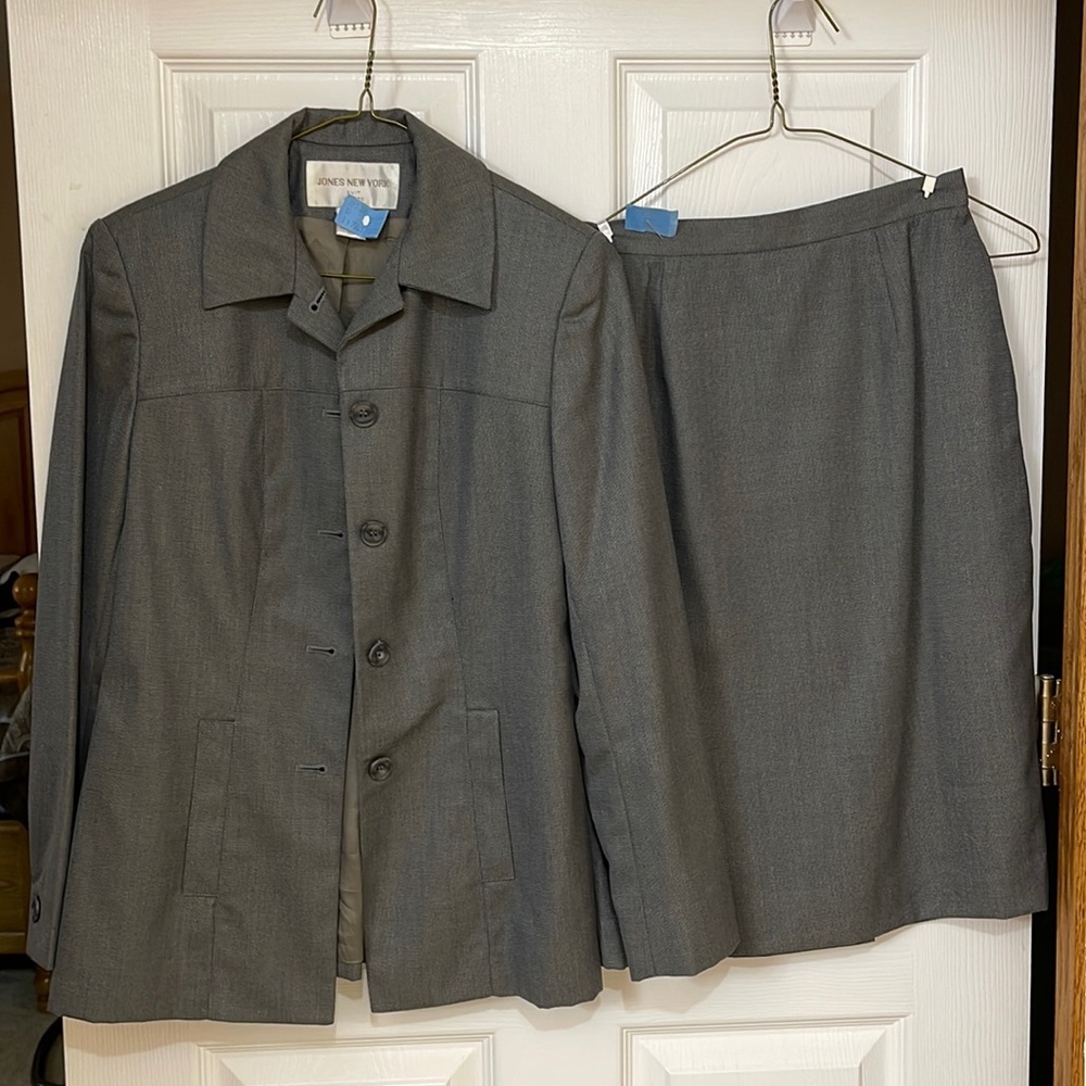 Jones New York 2P skirt suit❤️